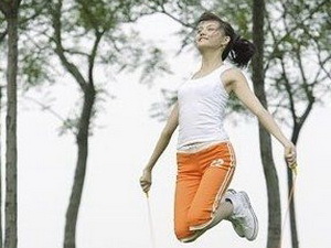 掌握9大跳绳技巧 轻轻松松跳出好身材