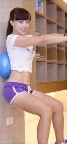 台湾版美魔女爆红 冻龄辣妈酷爱健身