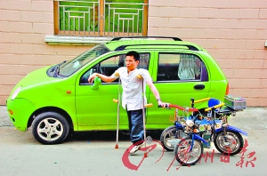 无脚青年驾车行驶7000多公里返家乡