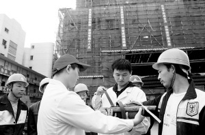 关爱农民工