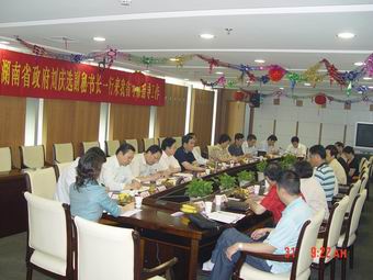 湖南省政府副秘书长刘庆选一行来我省考察食品药品监管工作