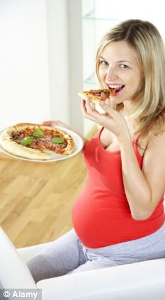 孕妇吃过多垃圾食品会增加后代患乳腺癌风险