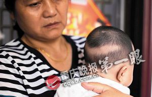 三个月大女婴肝功能异常 专家称与高浓度奶有关