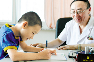 多指男孩回归正常人