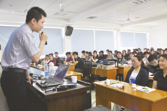 学会使用肢体语言