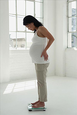 睡觉要仰卧 孕妇站坐行走各有禁忌