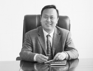 开拓创新谋发展 锐意进取谱新篇——记襄城县人民医院院长夏合中