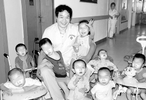 大爱铸医魂——记汝州市金庚医院院长宋兆普