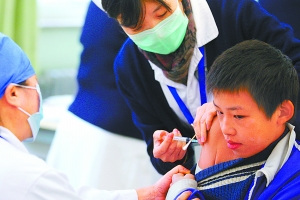 北京8万名外来学生接种甲型流感疫苗