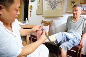 老年人养生需重视脚保健