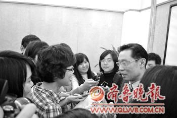 钟南山批评医疗界乱象：部分医务人员无道德底线