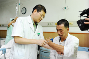 福州总医院：手术治好脑中风 家属直呼“奇迹”