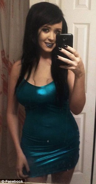 美21岁女子称因不想吸引男性植入假体获第三乳房