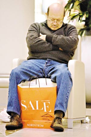 研究表明：男人陪女人逛街最受苦