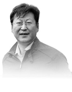 殚精竭虑为职业病患者服务——追记“中国优秀医院院长”顾保新