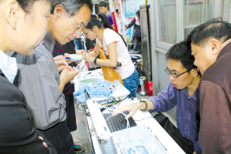 福州 惠好开展进社区义诊活动