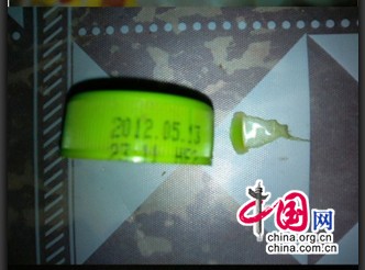 网曝统一绿茶质量问题 塑料卡在喉咙里险窒息