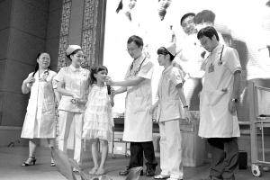 英语联谊晚会延续学习热情