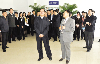刘淇视察悦康药业集团