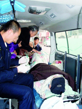 记者体验120急救：不怕跑空趟就怕病人耍赖