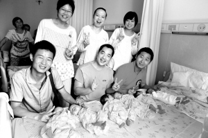 同屋诞下3对双胞胎