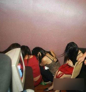 实拍各地警方扫黄现场