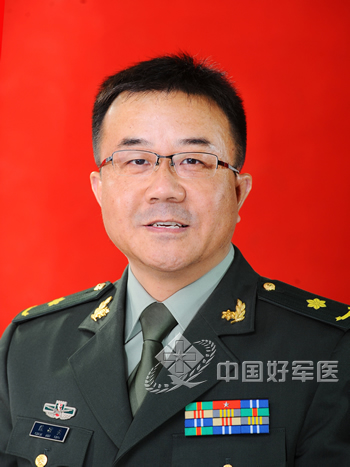 陈敏亮——领衔切除世界罕见巨瘤的好军医