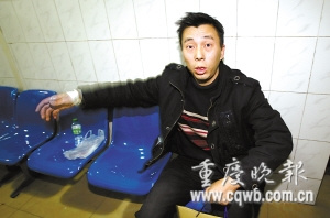 女乘客与司机抓扯双双受伤入院