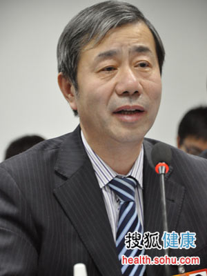 应出台政策促使医生从单位人转变成自由执业者