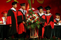 我院2007届毕业典礼隆重举行