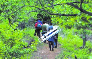 5名游客爬北京野长城遭雷击一对夫妇身亡