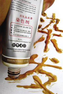 揭秘染发剂的秘密：植物染发剂同样有致敏性