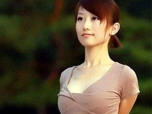 不戴胸罩乳房更丰满