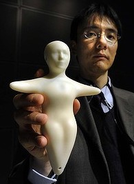 日本科研人员开发人形手机 触感酷似人类皮肤