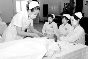 提供优质服务 彰显天使本色——包头医学院第一附属医院“优质护理服务示范工程”工作纪实