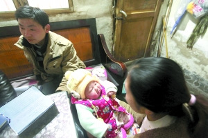 婴儿出生两天被人偷走 夫妻状告医院索赔12万