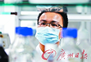 父中风母尿毒症 医学博士还读不读？