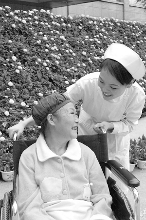暖心怀仁爱 技高护健康——记遵义医学院附属医院优质护理改革创新实践