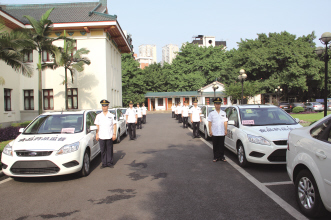 重庆举行执法服装换装暨执法车辆发车仪式