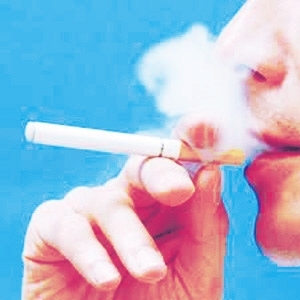 电子烟戒烟不靠谱 国外早有立法禁止