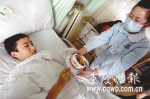 白血病孤儿揣500元只身到医院求治