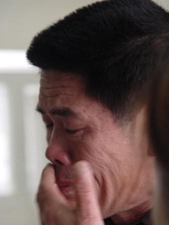 养子患尿毒症父母10年花60万为其治病