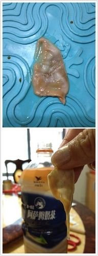 统一阿萨姆奶茶倒出疑似避孕套 称将检测样品