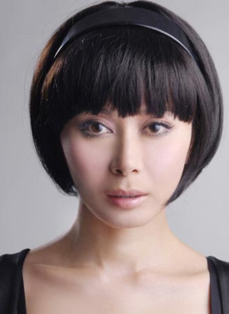 冷艳美女张恒风情发型写真