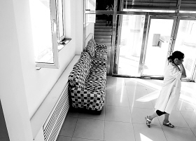 女子自称因不满隆胸效果被美容院锁4小时