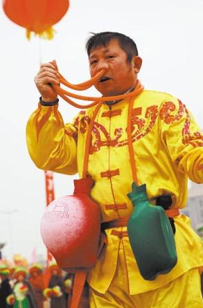 令人咂舌的人体极限：最长的舌头能发短信