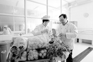 学校食堂用上食品安全速测仪