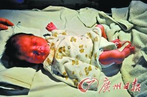 流浪女产子后将入精神病院 男婴下周送福利院