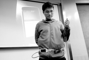 大学生研发“老人救命腰带”