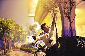 医大毕业生抢劫快餐店不忘点可乐连称太渴
